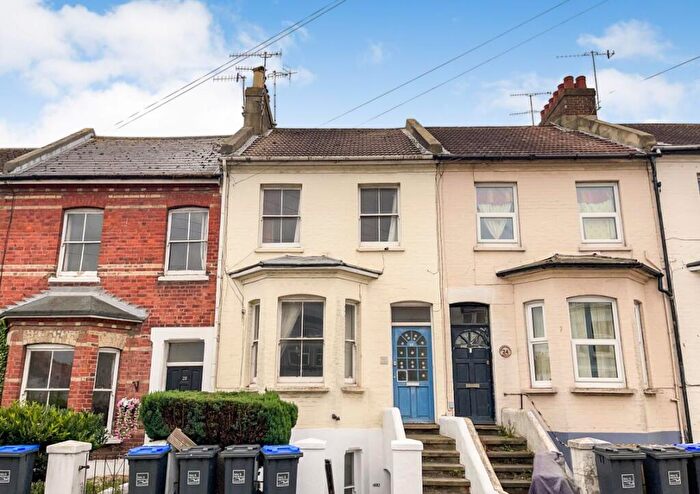 2 Bedroom Apartment For Sale In Newland Road, Worthing, West Sussex, BN11