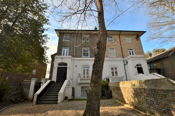 2 Bedroom Flat To Rent In St. Mary's Road Peckham, SE15