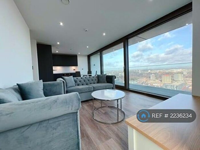 2 Bedroom Flat To Rent In Oxygen Tower, Manchester, M1
