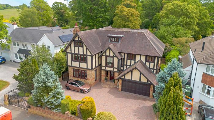 7 Bedroom House For Sale In The Woodlands, Orpington, BR6