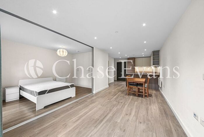 1 Bedroom Flat To Rent In Beaufort Square, Colindale, London, NW9