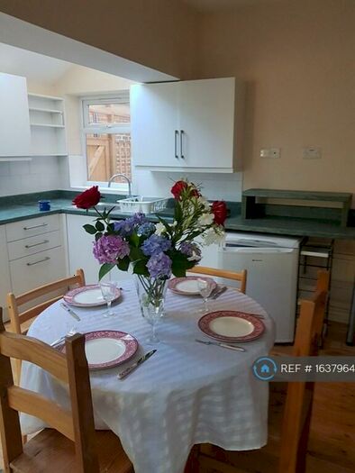 6 Bedroom Semi-Detached House To Rent In Broadlands Road, Southampton, SO17