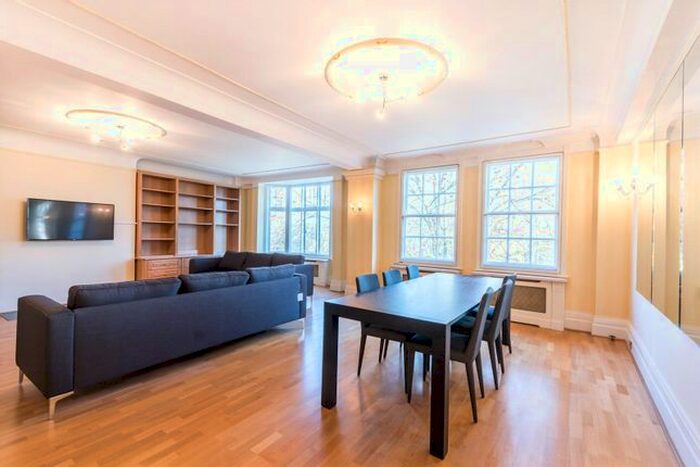 4 Bedroom Flat To Rent In Strathmore Court, Park Road, NW8