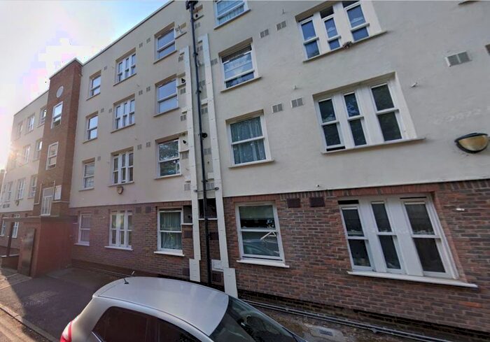 3 Bedroom Flat To Rent In Flat, Dence House, Turin Street, London, E2