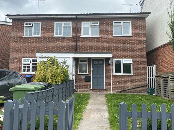 3 Bedroom Semi-Detached House To Rent In Brookwood, GU24