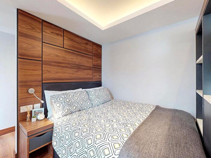 Apartment To Rent In Apt, Oasis Residence #, LS2