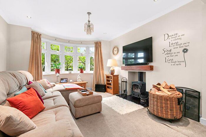 5 Bedroom Detached House For Sale In Hare Hill, Row Town, KT15