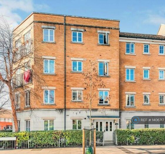 2 Bedroom Flat To Rent In Chandler Way, London, SE15