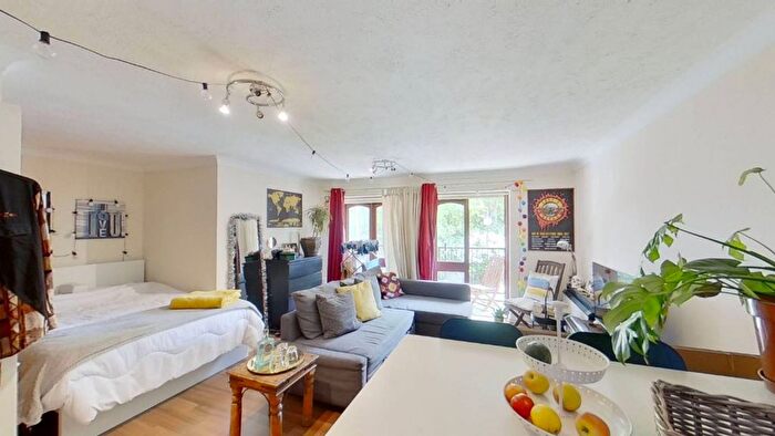 Studio To Rent In Fletcher Street, Tower Hamlets, London, E1