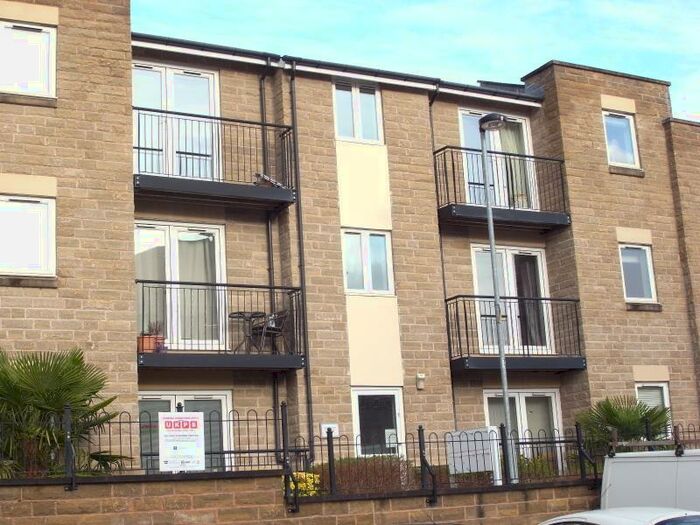 2 Bedroom Flat To Rent In Murray Court, Cornmill View, Horsforth, Leeds, LS18