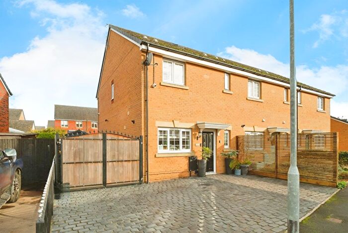 4 Bedroom End Of Terrace House For Sale In Kemble Road, Monmouth, NP25