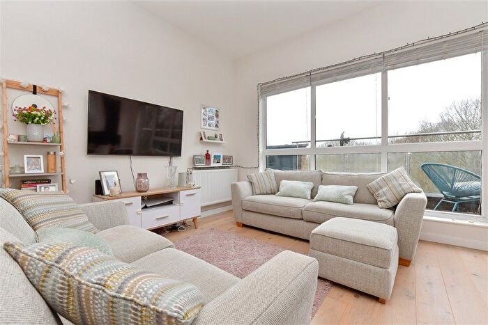 2 Bedroom Flat For Sale In Challenge Court, Leatherhead, Surrey, KT22