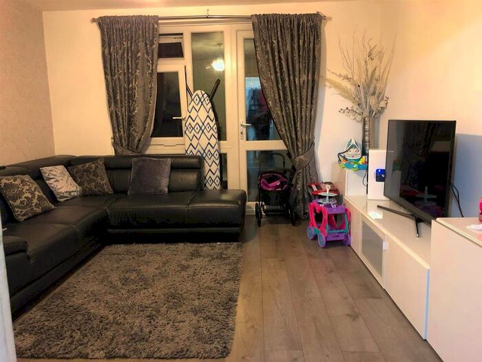 2 Bedroom Property To Rent In Invermore Place, London, SE18