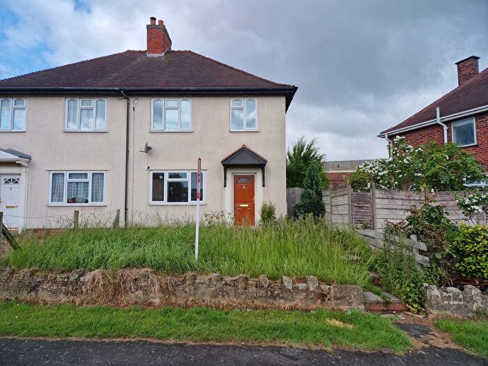 3 Bedroom Semi-Detached House To Rent In Barn Close, Stourbridge, West Midlands, DY9