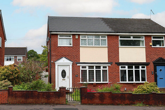 3 Bedroom Semi-Detached House For Sale In Oldham Road, Rochdale, OL11