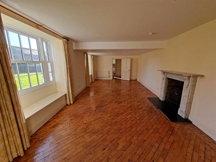 5 Bedroom Farm House To Rent In Coombe, St. Austell, PL26