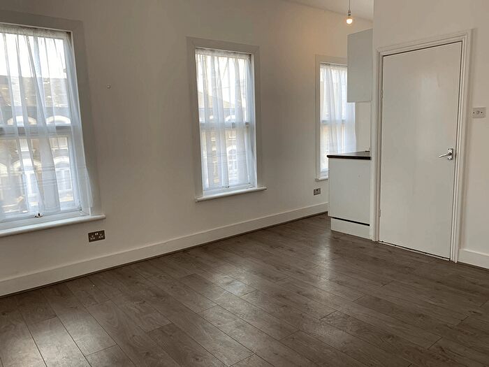 Studio To Rent In Ilford, IG1