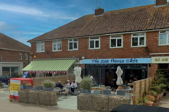 2 Bedroom Flat To Rent In Sea Road, East Preston, West Sussex, BN16