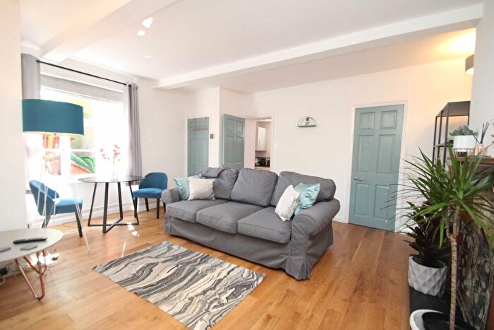 1 Bedroom Flat For Sale In Old Park Hill, Bristol, BS2