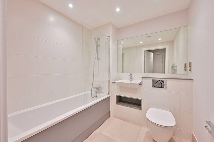 2 Bedroom Flat To Rent In Hornby House, Berkshire, Maidenhead, SL6