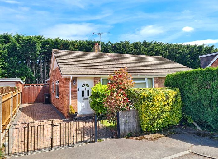 3 Bedroom Bungalow For Sale In Nutsey Avenue, Totton, SO40