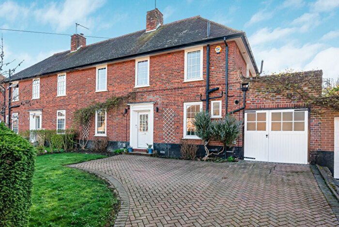 4 Bedroom Semi-Detached House To Rent In Valley Road, Welwyn Garden City, Hertfordshire, AL8