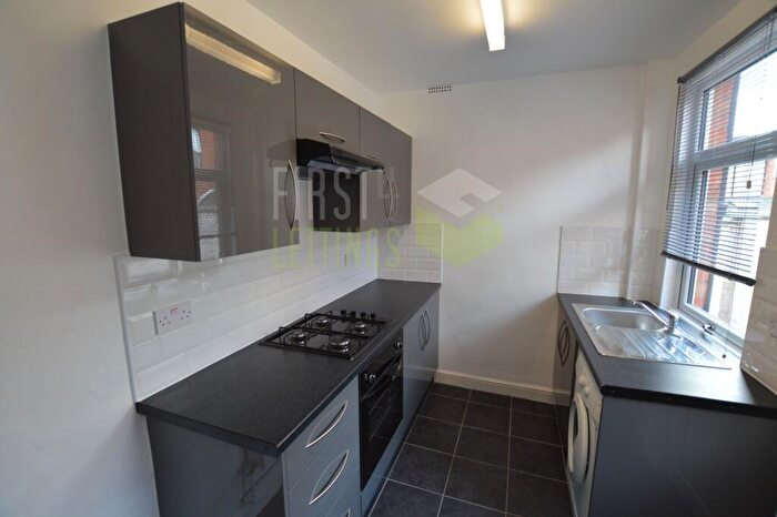 3 Bedroom End Of Terrace House To Rent In Bulwer Road, Clarendon Park, LE2