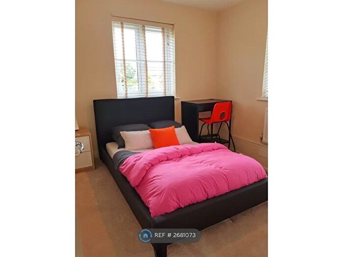 5 Bedroom End Of Terrace House To Rent In Baxendale Road, Chichester, PO19