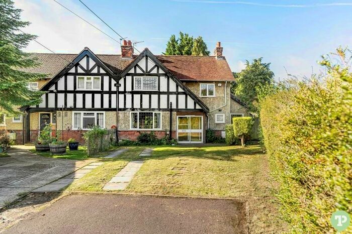 3 Bedroom Semi-Detached House To Rent In The Avenue, Wheatley, OX33