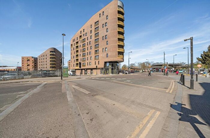 2 Bedroom Flat To Rent In Medway Street Chatham, ME4
