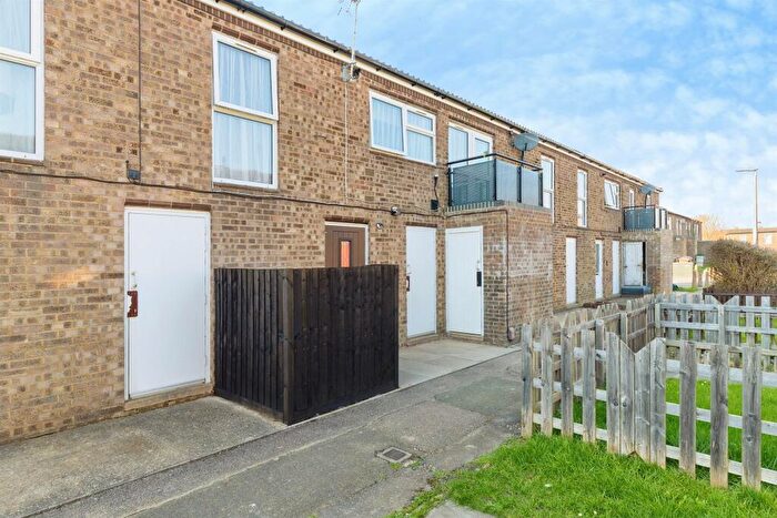 2 Bedroom Maisonette For Sale In Canterbury Way, Stevenage, SG1
