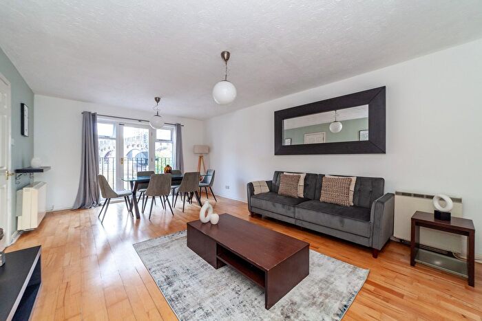2 Bedroom Flat To Rent In Castlehaven Road, London, NW1