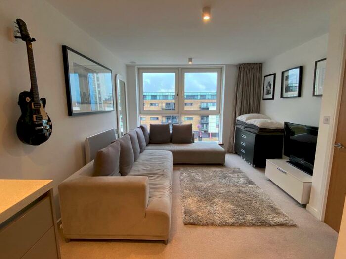 1 Bedroom Apartment To Rent In Douglas House, Prospect Place, Cardiff Bay, CF11