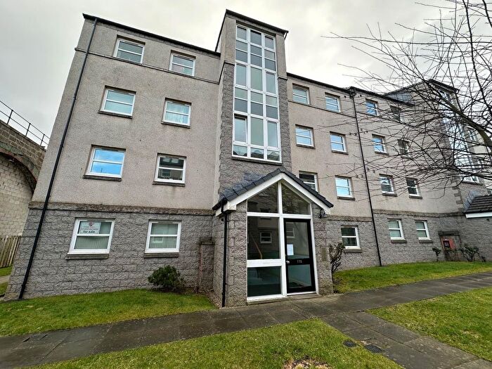 2 Bedroom Flat To Rent In South College Street, Aberdeen, AB11