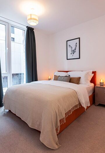 2 Bedroom Apartment To Rent In Two Bedroom Apartment, The Almere, Avebury Boulevard, Milton Keynes, Buckinghamshire, MK9