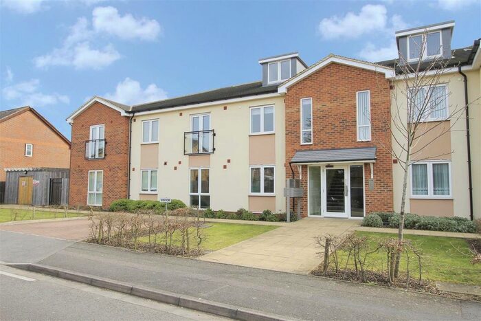 2 Bedroom Flat To Rent In Elliott Avenue, Ruislip, HA4