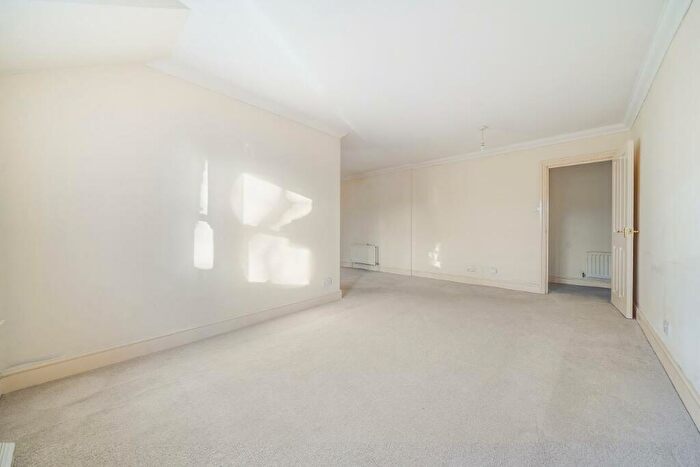 2 Bedroom Flat For Sale In Croxted Road, Dulwich, SE21