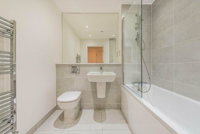 2 Bedroom Apartment To Rent In Howard Court, HP11