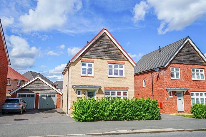 3 Bedroom Detached House For Sale In Kemsley Drive, Leighton Buzzard, LU7