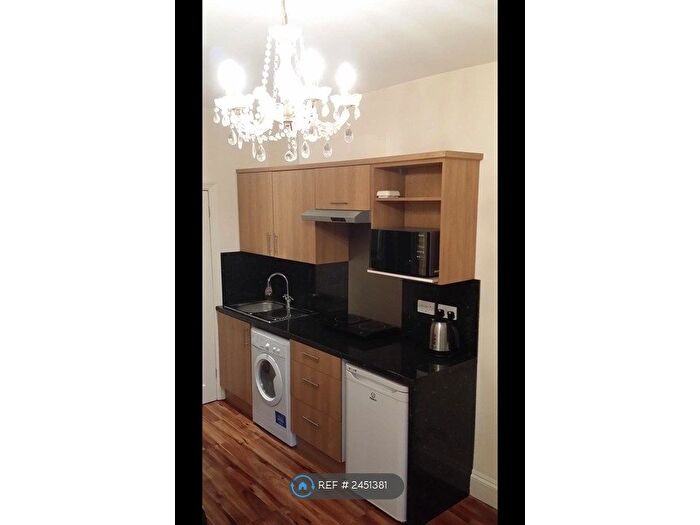 1 Bedroom Flat To Rent In Hillcrest Road, Acton, W3