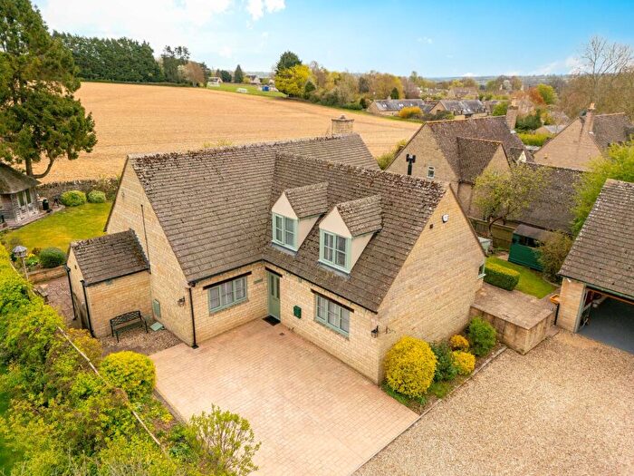 4 Bedroom Detached House For Sale In West End, Chadlington, OX7