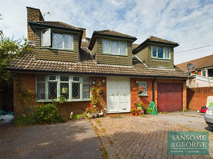 4 Bedroom Detached House For Sale In Reading Road, Burghfield Common, Reading, Berkshire, RG7