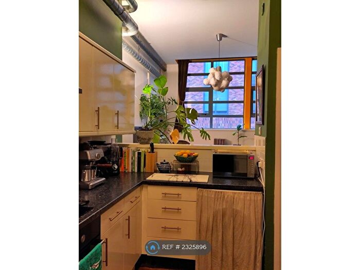1 Bedroom Flat To Rent In Tobacco Factory Phase, Manchester, M4