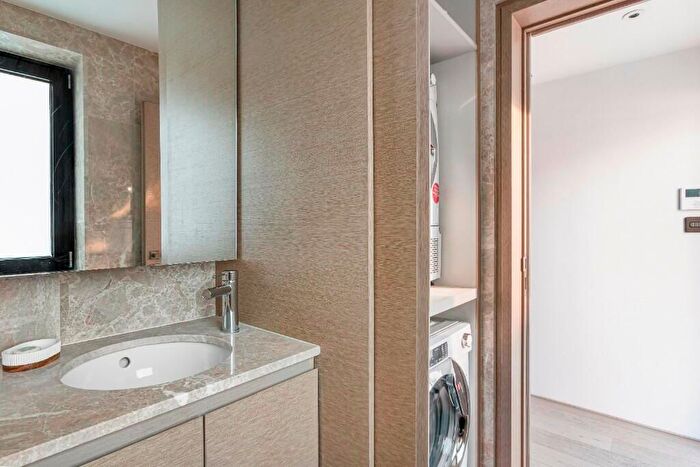 3 Bedroom Flat To Rent In Maddox Street, London, W1S