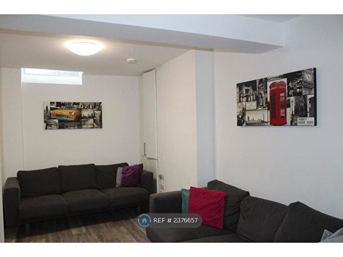 6 Bedroom Terraced House To Rent In Hood Street, Northampton, NN1