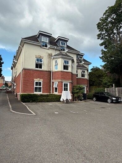 2 Bedroom Flat To Rent In Southbourne Road, Bournemouth, BH6
