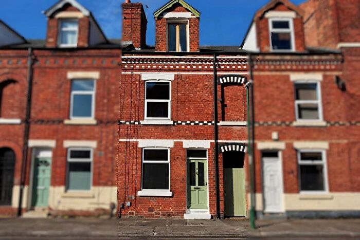 3 Bedroom Terraced House For Sale In Sherbrooke Road, Carrington, NG5