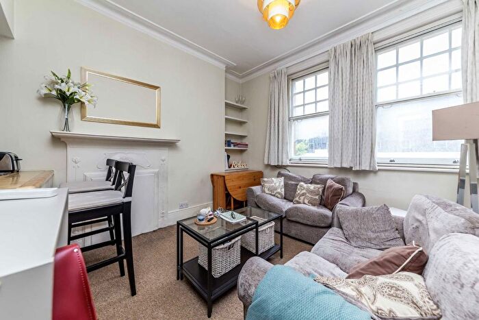 Studio To Rent In Vauxhall Bridge Road, London, SW1V