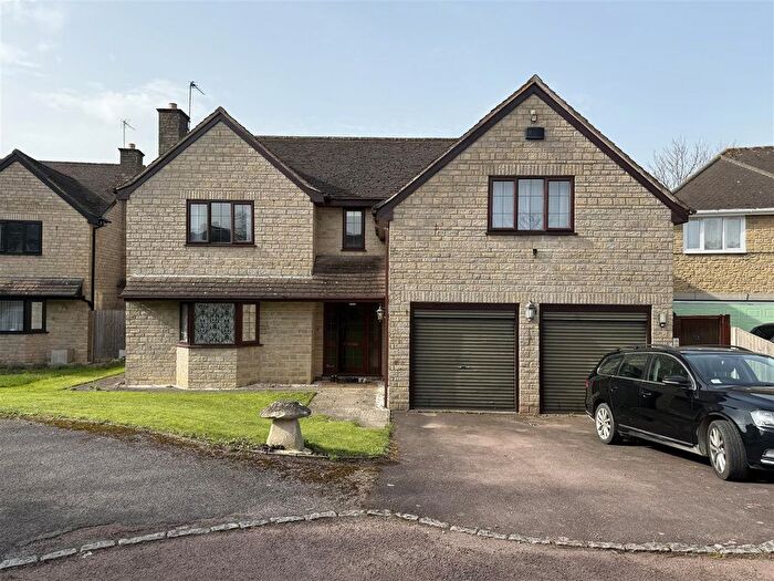 5 Bedroom Detached House For Sale In Sunnycroft Mews, Gloucester, GL1