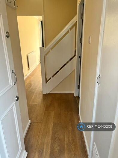 2 Bedroom Maisonette To Rent In Talwin Steet, London, E3
